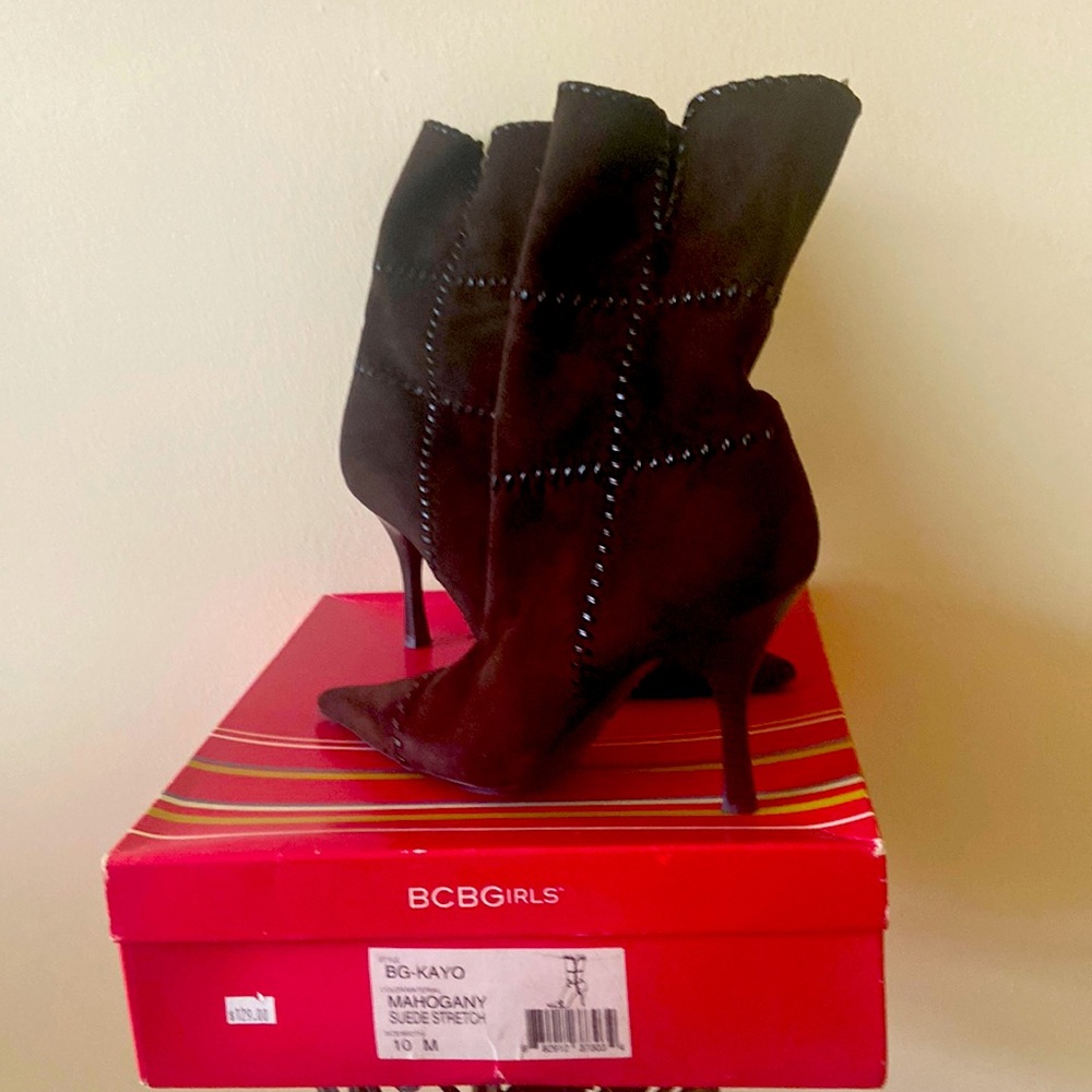 BCBG girls, sexy mahogany brown stretch suede leather boots.